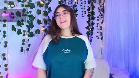 samii evans  online show from October 19, 12:01 am