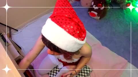 Snapshot of sammy__8 chatting on December 25, 3:29 am Sammy online show from December 25, 3:29 am