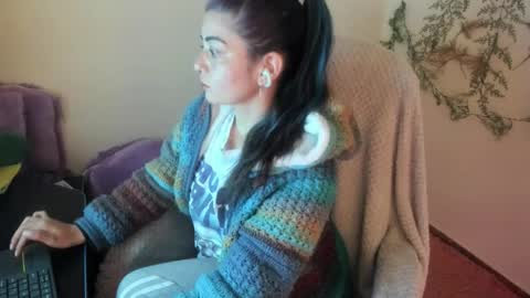 Snapshot of sammysammy_ chatting on October 31, 9:13 am online show from October 31, 9:13 am