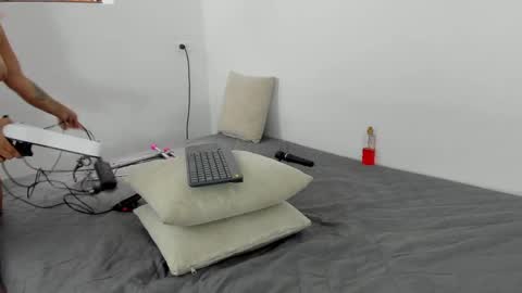  Sammy White  online show from December 19, 8:02 pm