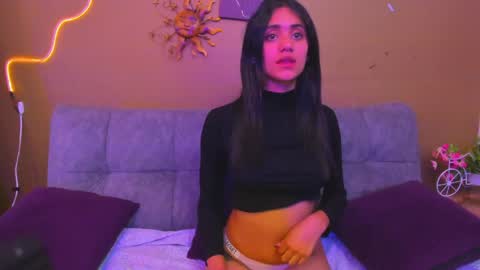 Laura mejia online show from June 4, 2:43 pm