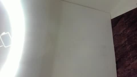 S A M Y  G R E Y  online show from November 17, 4:02 am