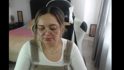 Snapshot of samy_vsn chatting on February 27, 5:26 pm samy_vsn online show from February 27, 5:26 pm