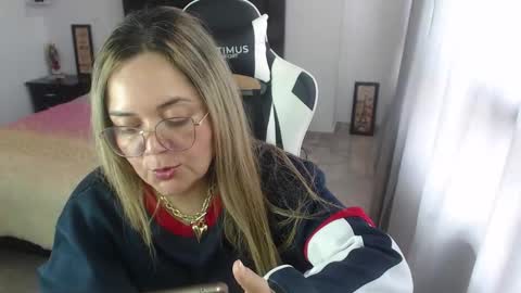 Snapshot of samy_vsn chatting on January 30, 2:04 pm samy_vsn online show from January 30, 2:04 pm