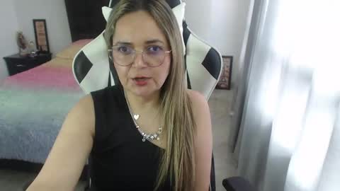 Snapshot of samy_vsn chatting on January 23, 5:10 pm samy_vsn online show from January 23, 5:10 pm