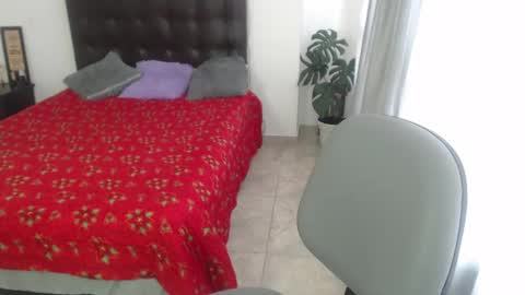 Snapshot of samy_vsn chatting on January 9, 5:43 pm samy_vsn online show from January 9, 5:43 pm