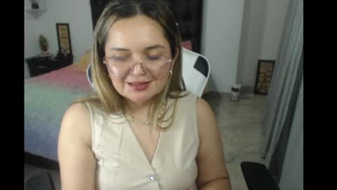 Snapshot of samy_vsn chatting on February 23, 1:53 am samy_vsn online show from February 23, 1:53 am