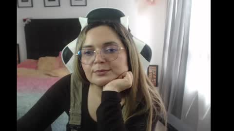 Snapshot of samy_vsn chatting on March 11, 6:30 pm samy_vsn online show from March 11, 6:30 pm