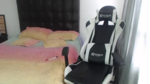 Snapshot of samy_vsn chatting on February 18, 5:22 pm samy_vsn online show from February 18, 5:22 pm