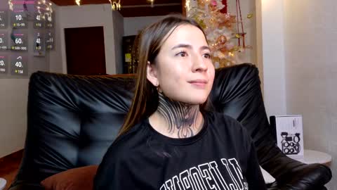 Snapshot of samyortiz_ chatting on December 29, 3:33 am Samy and Juan online show from December 29, 3:33 am
