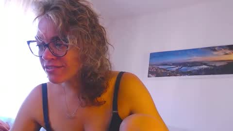 Sandra online show from October 13, 1:25 pm