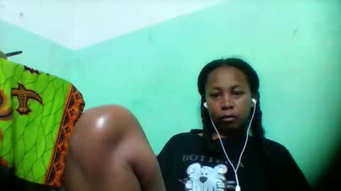 sandra1253099 online show from December 3, 8:00 pm