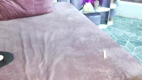 Snapshot of sandrami__ chatting on October 4, 9:48 am Sandra online show from October 4, 9:48 am