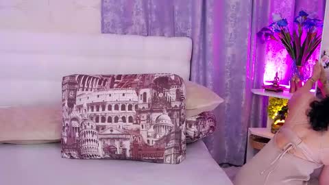 Snapshot of sandrami__ chatting on October 28, 10:10 am Sandra online show from October 28, 10:10 am