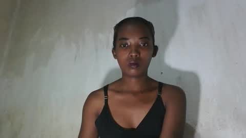 sandrine718 online show from May 7, 8:18 am