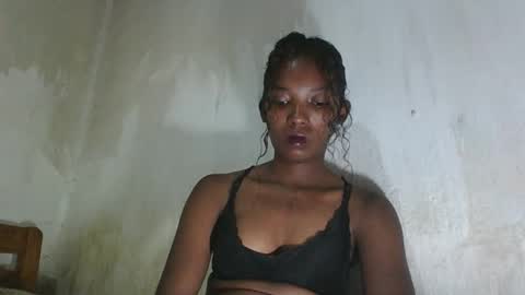 sandrine718 online show from May 5, 11:24 am
