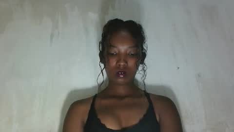 sandrine718 online show from May 4, 5:33 am