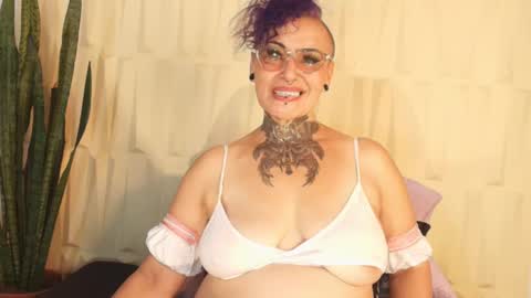 Sandy Rose online show from February 28, 10:50 pm