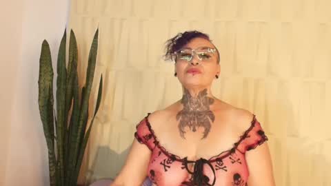 Sandy Rose online show from March 3, 4:32 pm