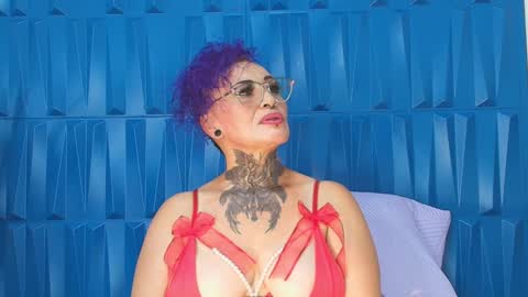 Sandy Rose online show from February 1, 5:05 pm