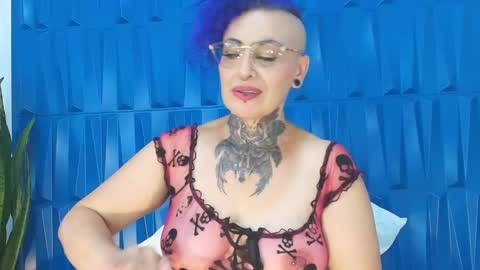 Sandy Rose online show from January 3, 6:14 pm