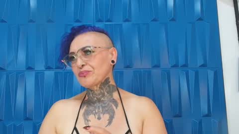 Sandy Rose online show from February 8, 7:05 pm