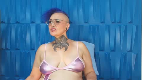 Sandy Rose online show from February 12, 6:40 pm