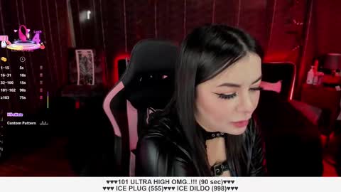 Snapshot of santos_liah chatting on February 23, 1:45 pm Liah Santos online show from February 23, 1:45 pm