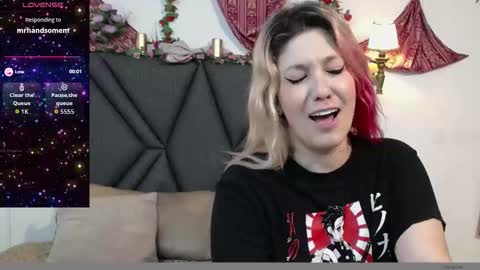 Snapshot of sanyaseraphine0 chatting on November 1, 8:24 pm sanyaseraphine0 online show from November 1, 8:24 pm