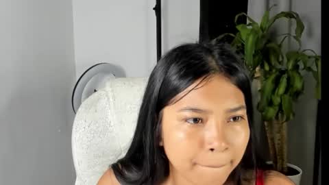 Snapshot of sapphirehot_ chatting on October 25, 10:01 am Liz  online show from October 25, 10:01 am