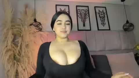 Snapshot of sara__colllins_ chatting on September 9, 2:39 pm SARA online show from September 9, 2:39 pm