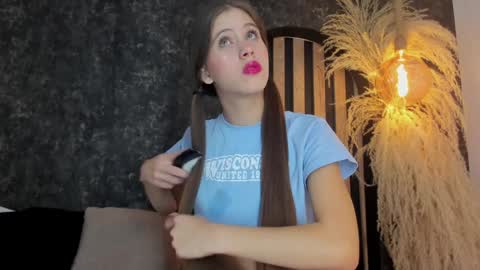 sara__jones_ online show from January 12, 12:01 pm