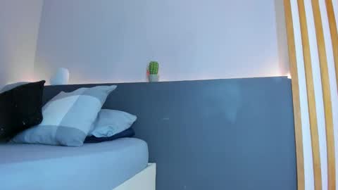 sara__jones_ online show from September 18, 11:53 am