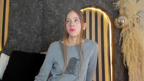 sara__jones_ online show from February 2, 7:04 pm
