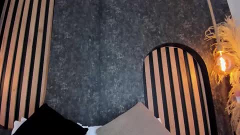 sara__jones_ online show from December 29, 5:54 pm