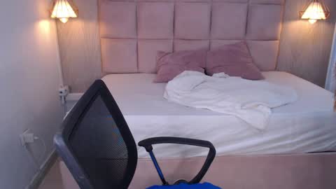 Sara... online show from April 5, 5:06 am