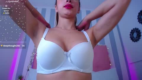 Snapshot of sara_angeelss chatting on January 15, 12:09 am Sara... online show from January 15, 12:09 am