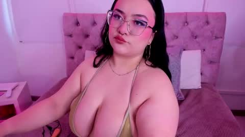 SARA ARIAS  online show from October 7, 11:47 am