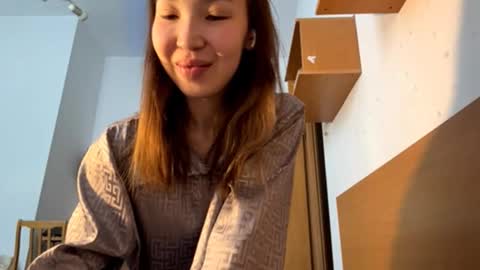 Sara online show from October 4, 2:00 pm