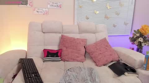 Snapshot of sara_crowe chatting on January 26, 2:56 am Sara Crowe online show from January 26, 2:56 am