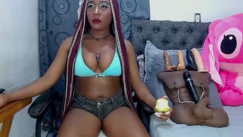 Snapshot of sara_greyx chatting on September 27, 9:11 pm Sara Greyx online show from September 27, 9:11 pm