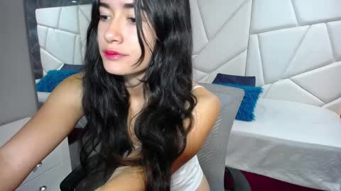 Sara online show from April 9, 11:59 am