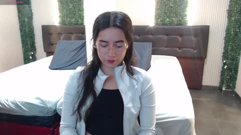 Sara online show from March 31, 11:54 am