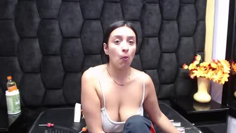 Snapshot of sara_honny chatting on January 3, 2:43 am sara_honny online show from January 3, 2:43 am