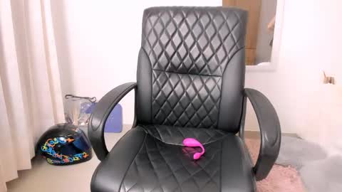 sara_kaii online show from May 5, 12:24 am