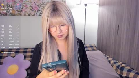 Sara  new account  give me thomb up  Follow me   help me reach 15k followers again   online show from March 3, 12:27 am