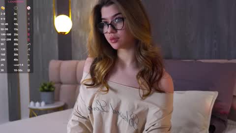 Sara online show from November 22, 4:31 pm