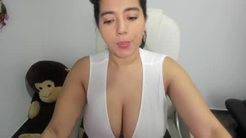 sarah  LIZCANO....... online show from December 18, 10:51 am