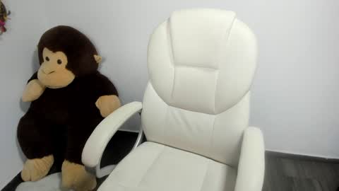 sarah  LIZCANO....... online show from December 24, 10:55 am