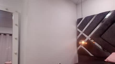 Snapshot of sara_lopee1 chatting on September 30, 12:00 pm sara_lopee1 online show from September 30, 12:00 pm